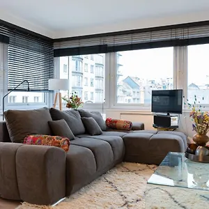 Modern Luxury With Free Parking Space In The Center, Close To The Appartement Oostende