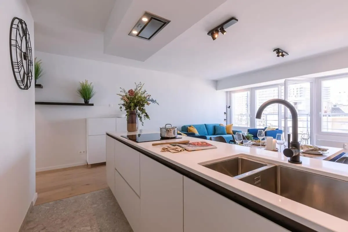 Huswell - Lovely Apartment With Lateral Sea View And Parking Oostende